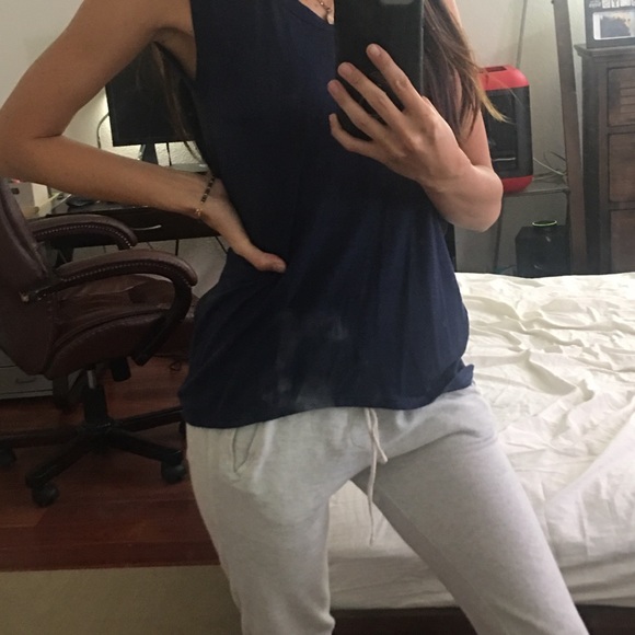 High low bcbg top navy front and black back tank - Picture 4 of 4